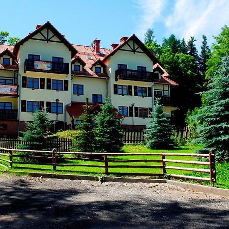 Apartamenty Sun Seasons 24 - Rezydencja Parkowa ชกลาร์สกา ปอเรมบา ภายนอก รูปภาพ