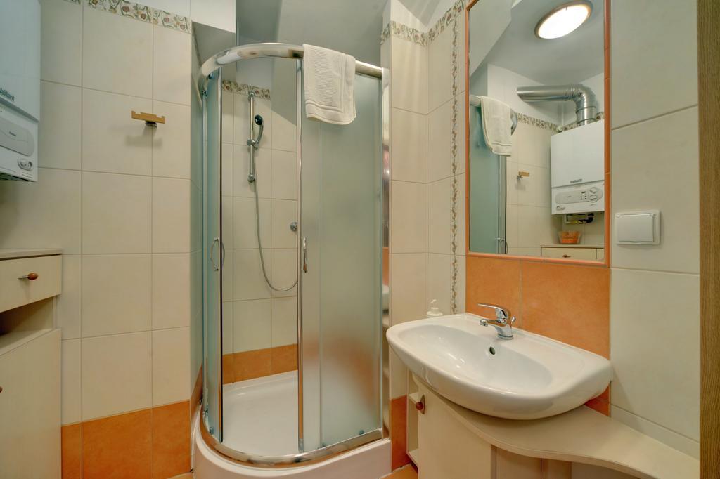 Apartamenty Sun Seasons 24 - Rezydencja Parkowa ชกลาร์สกา ปอเรมบา ภายนอก รูปภาพ